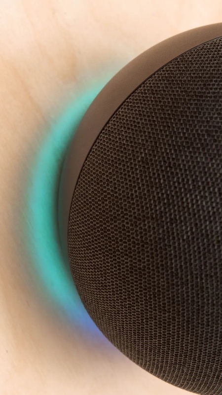 Foto de review do Amazon Echo Dot (4ª geração)